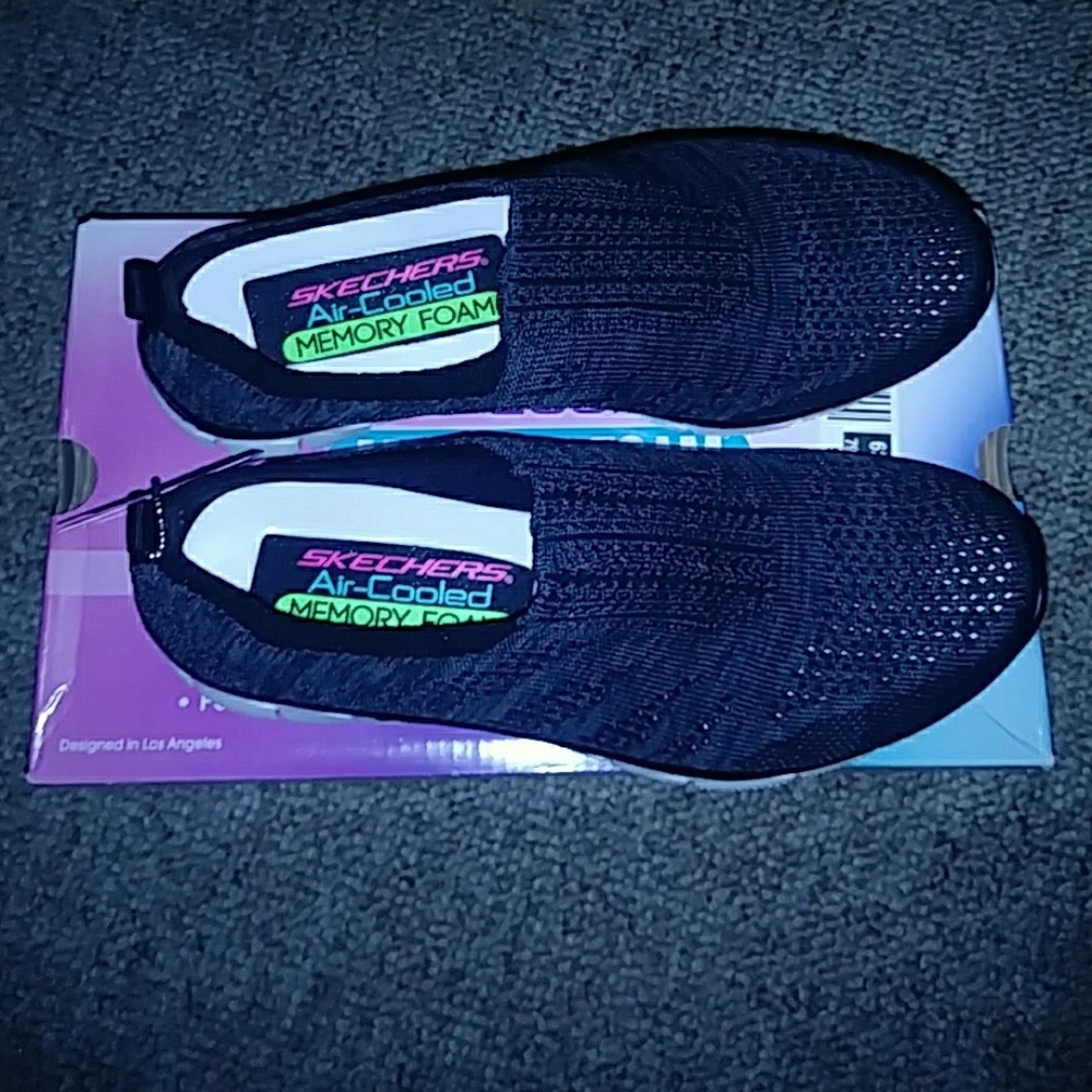 Women's Skechers Empire inside look